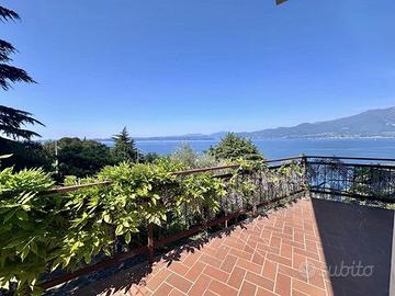 Villa o villino Torri del Benaco [P 15.26VRG]