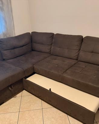 Divano letto con penisola e contenitore