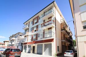 AUTORIMESSA A PORTO SAN GIORGIO