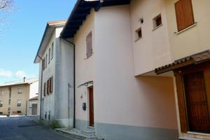 CASA IN LINEA CON VISTA SULLA VALLATA: il tuo r...