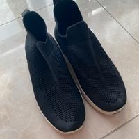 scarpe sportive nere, modello slip on