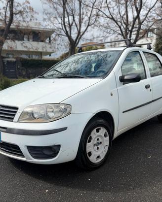 Fiat Punto 1.9 JTD 5 porte N1