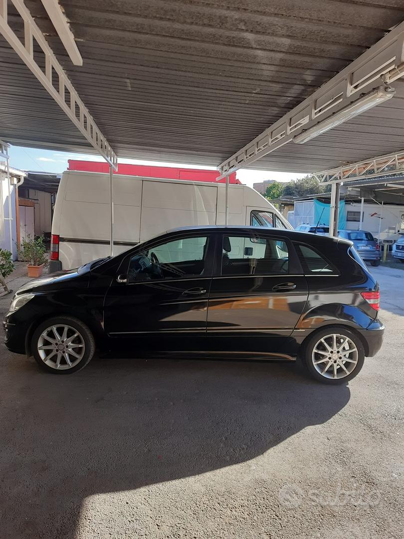 Mercedes-Benz B-Class 2009 photo 2