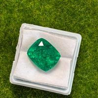 Smeraldo verde 10.10 ct taglio Emerald certificato