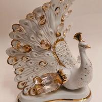 Capodimonte - pavone in porcellana con cristalli