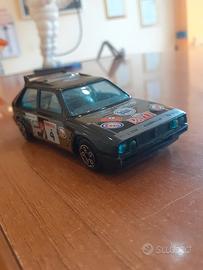 Modellino Lancia Delta S4 Burago 1/43 vintage 