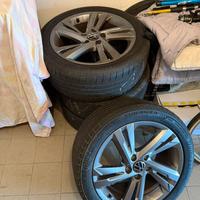 Cerchi 17  con gomme originali per golf