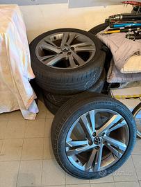 Cerchi 17  con gomme originali per golf