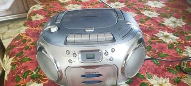 radio /cd/ cassetta portatile 
