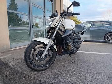 Moto Yamaha Xj6