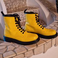 Stivaletti indossati una sola volta numero 35