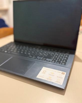 ASUS Zenbook Pro 15 OLED UM535Q - potente-rotto