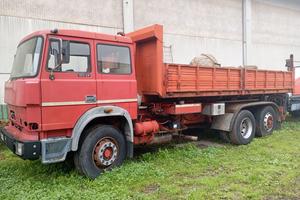 autocarro scarrabile FIAT IVECO 175/24