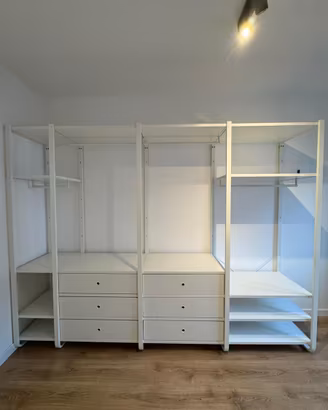 Cabina armadio aperta