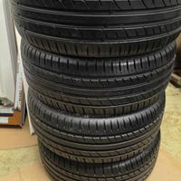 Gomme  215/40R18
