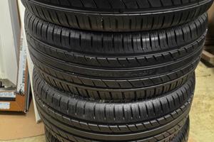 Gomme  215/40R18