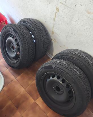4 pneumatici invernali con cerchi 175/65/14