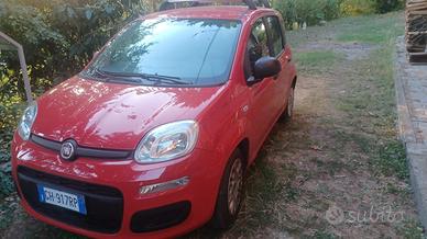 Panda Hybrid 2022 colore rosso, km 24.728