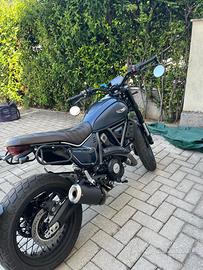 Ducati Scarmbler 800 nightshift 2025