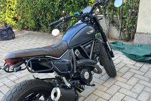 Ducati Scarmbler 800 nightshift 2025