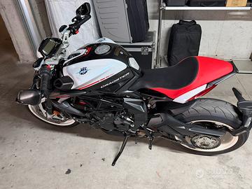 Mv agusta dragster 800rr