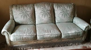 Divano vintage con due poltrone