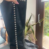 Stivali Via Roma 15 n.37      150,00€