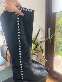 Stivali Via Roma 15 n.37      150,00€