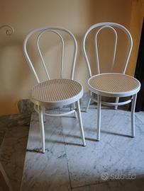 N° 2 Sedie con struttura in metallo laccato bianco