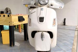 Piaggio Vespa 300 GTS, km. 12.423 originali