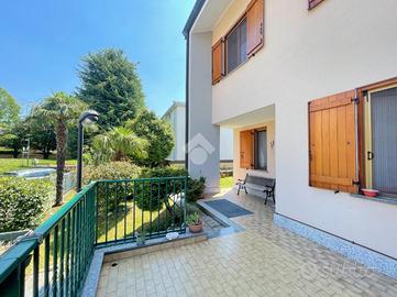 VILLA A SCHIERA A SARONNO