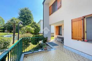 VILLA A SCHIERA A SARONNO