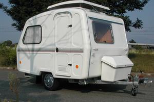 Roulotte vetroresina Pol Mot L126