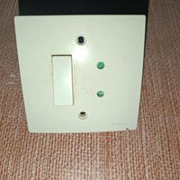 Interruttore deviatore + presa 230V vintage Vimar 