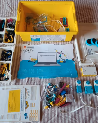LEGO SPIKE Prime set di robotica programmabile