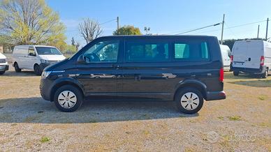 VW Transporter Caravelle 6 Posti - Anno 2022