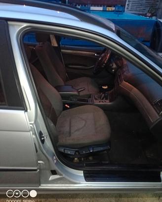 AUTO BMW 320 D