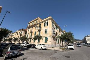Trilocale oltre accessori angolare--- Viale Europa