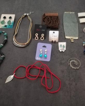 stock bigiotteria vintage e recente vari modelli 