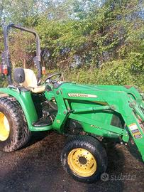 trattore idrostatico John Deere 3036E