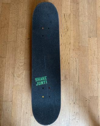 Skateboard professionale alta qualità.