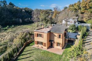 VILLA SINGOLA A SUTRI