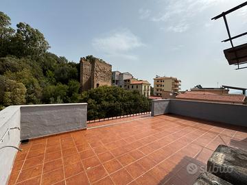 Bi-Locale con Terrazza Panoramica Esclusica