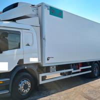 Motrice Scania P 360 frigo con sponda rettratil