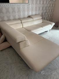 Divano in pelle bianco