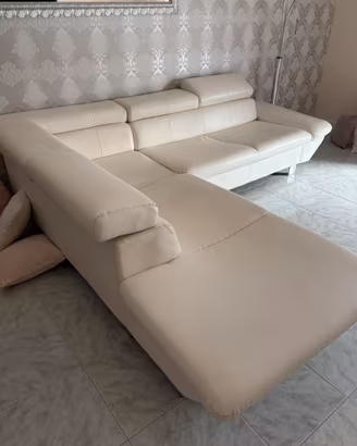 Divano in pelle bianco