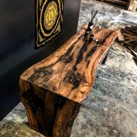 Tavolo in legno antico