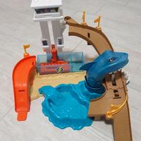 Hotwheels playset lo squalo sta attaccando
