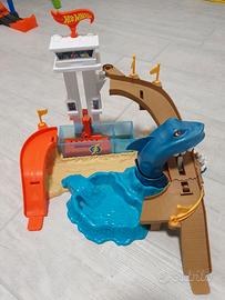 Hotwheels playset lo squalo sta attaccando