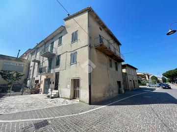 CASA SEMINDIPENDENTE A ASSISI